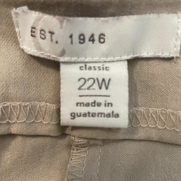 Women's Plus Size Tan Capri's - Picture 3 of 5